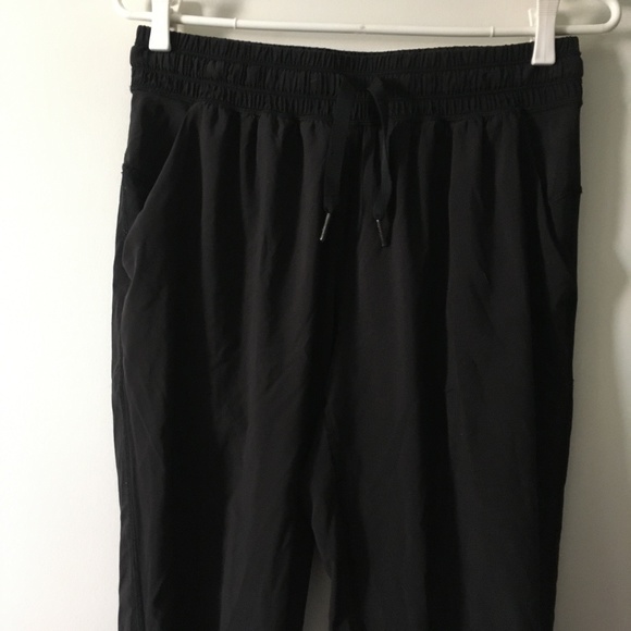 LULULEMON Black Namaskar Crop 4 - Picture 3 of 5